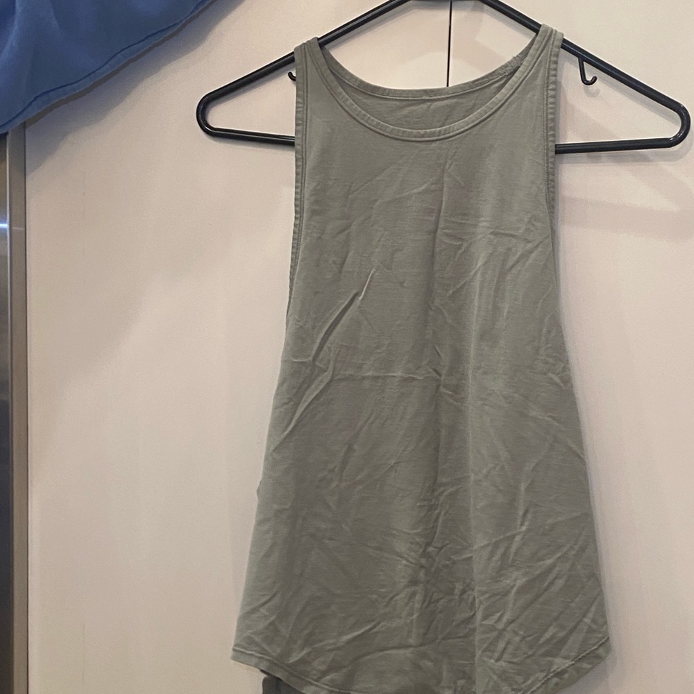 Lululemon on the move relaxed fit tank top